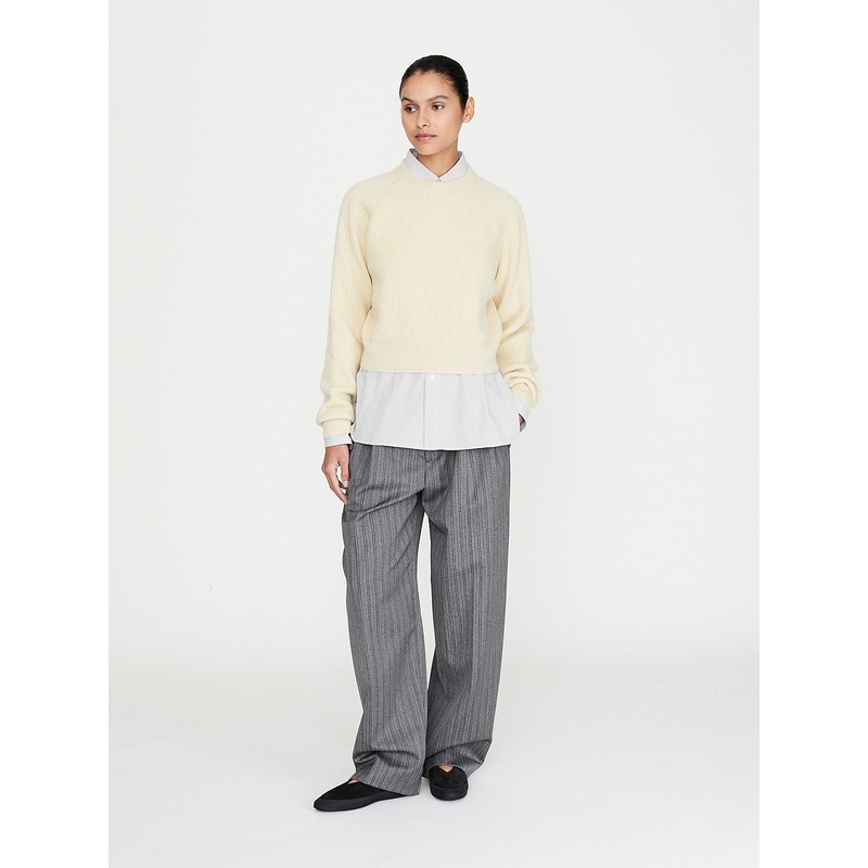 Ribbed Cashmere Cropped Sweater in Light Yellow