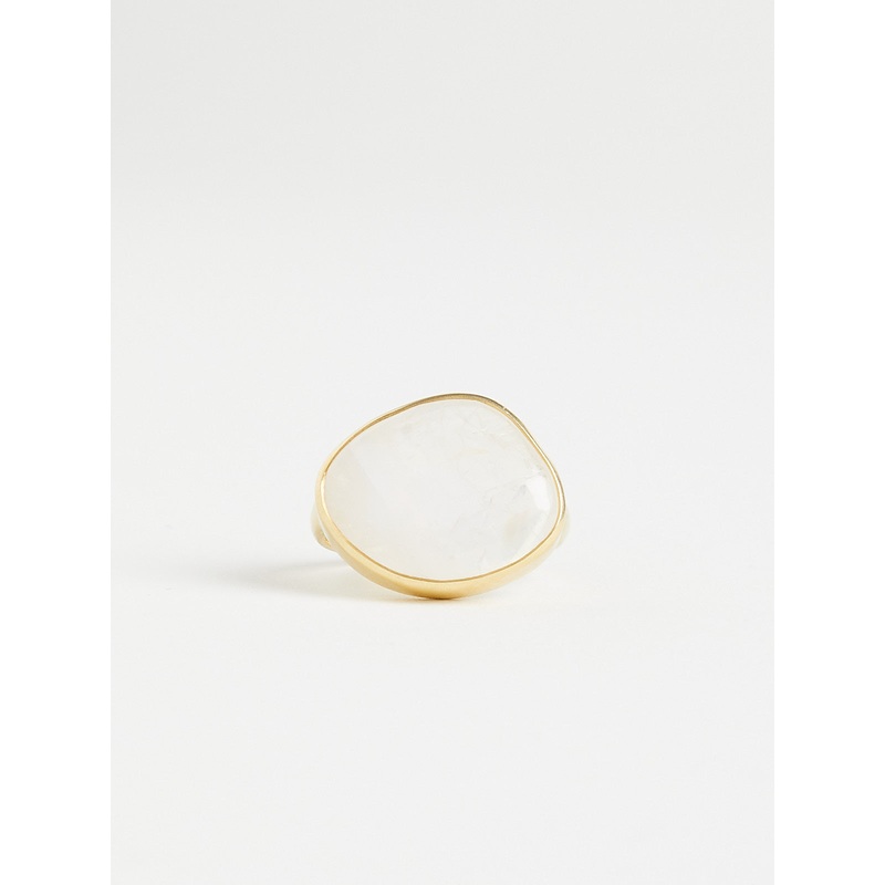 Greek Ring in 18k Gold with Rainbow Moonstone