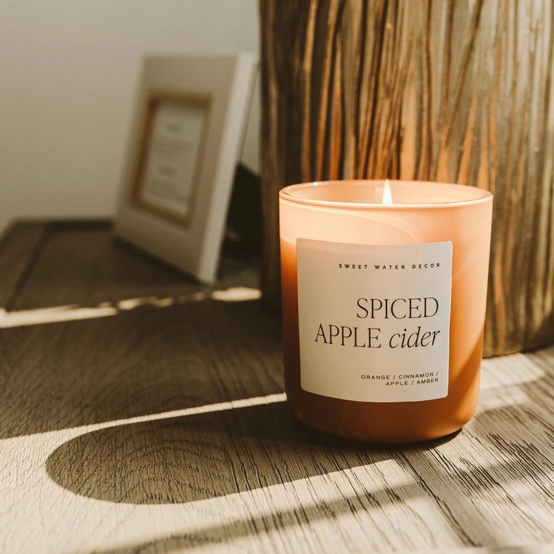 Sojawachskerze “SPICED APPLE CIDER” von SWEET WATER DECOR