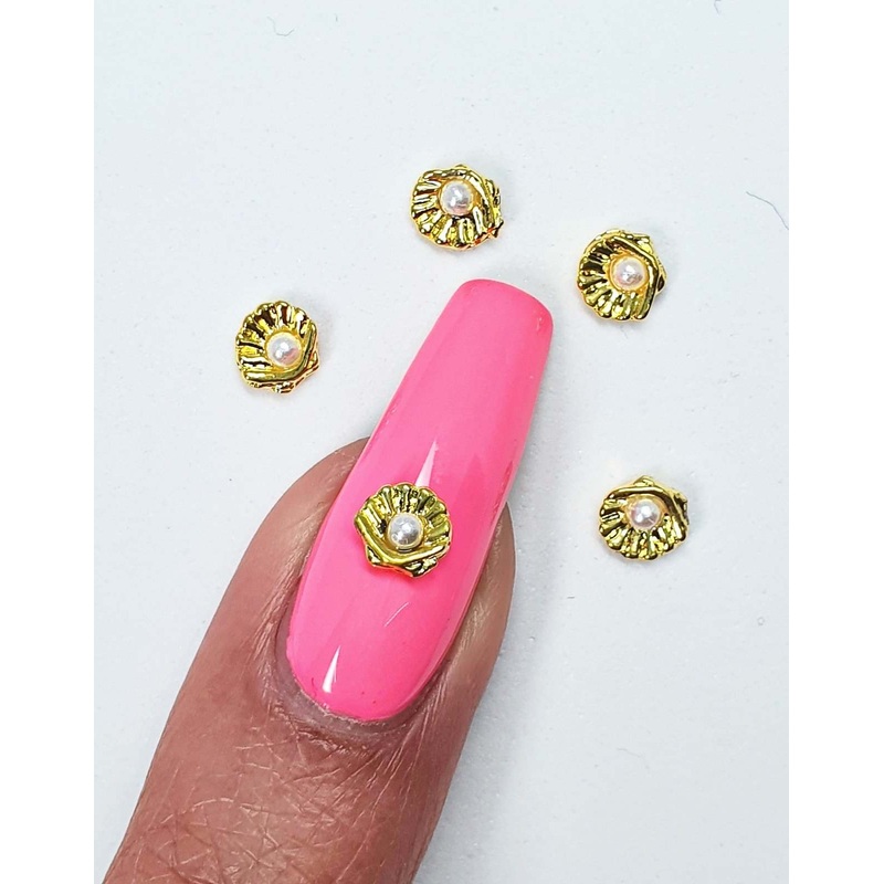 Gold Shell with Pearl Gems (5 Pcs)