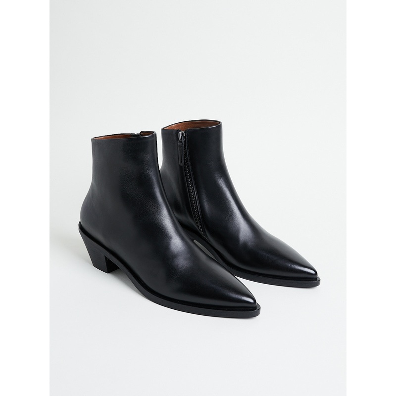 Women’s Stuzzichello Tronchetto Zip in Black