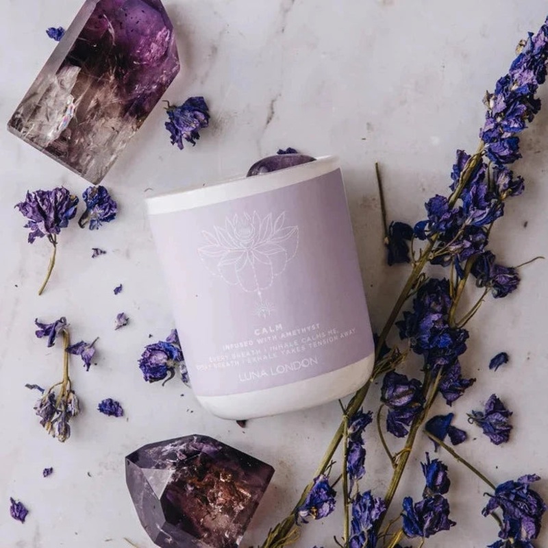 Die Meditations Kollektion – Amethyst Kerze mit Lavendel & Vanille