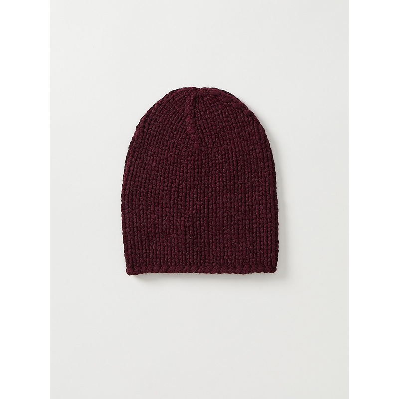 June Beanie in Bordeaux