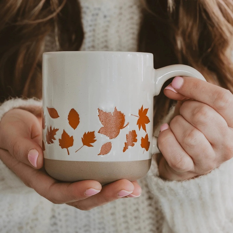 ORANGE LEAVES Coffee Mug – Herbsttasse von SWEET WATER DECOR