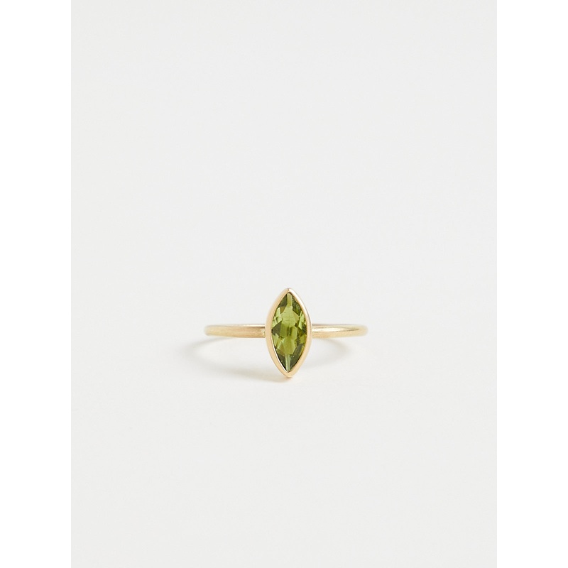 0.8ct Peridot Ring in 18k Yellow Gold