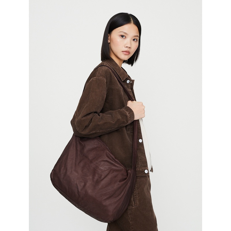 Square Boston Shoulder Bag L in Choco