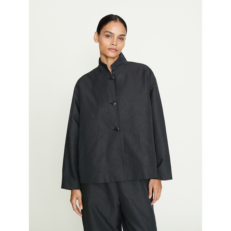 Back Tuck Cropped Jacket in Vintage Black