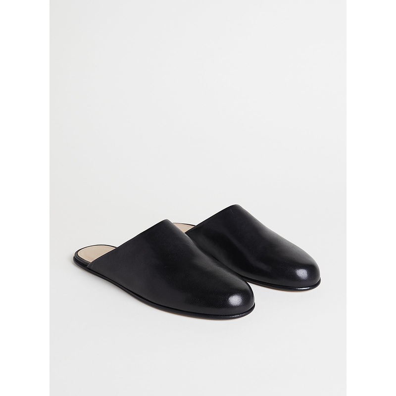 Slipper in Washed Black Leather