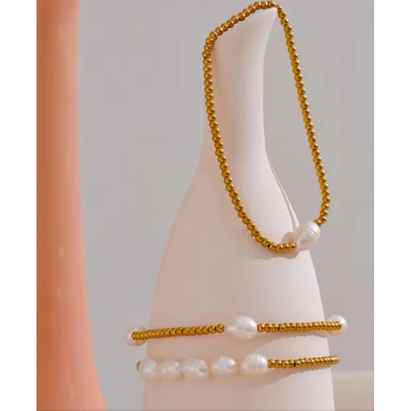 Lizzie Pearl & Gold Bead Stretchy Bracelets