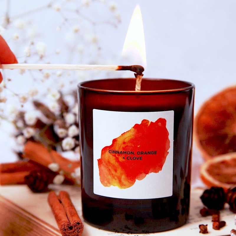 A CALM CHRISTMAS – Sojawachskerze ‘Cinnamon, Orange + Clove’