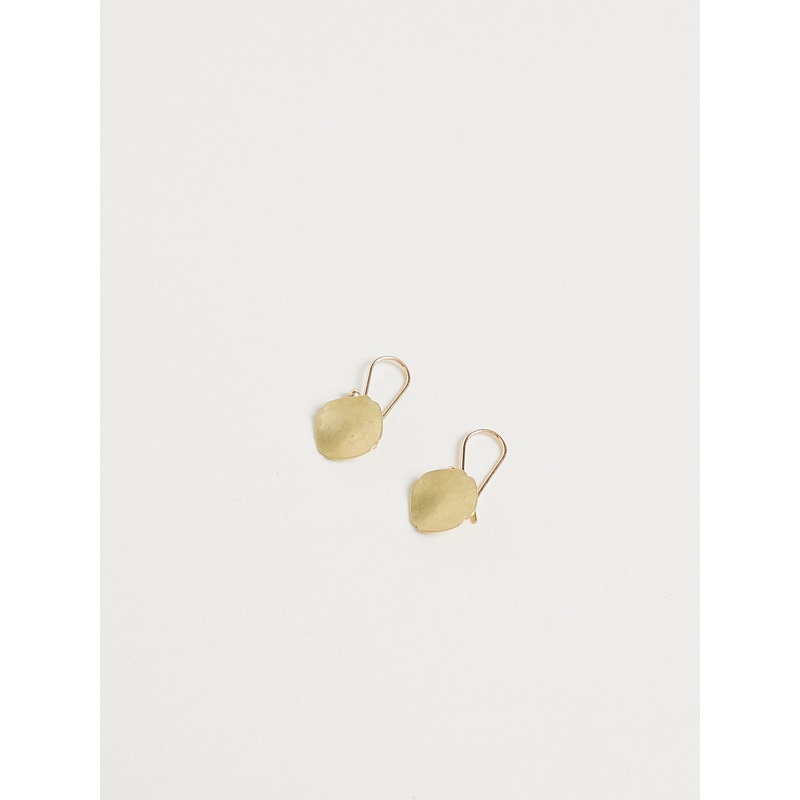 Small Square Scallop Earrings in 18k Yellow Gold