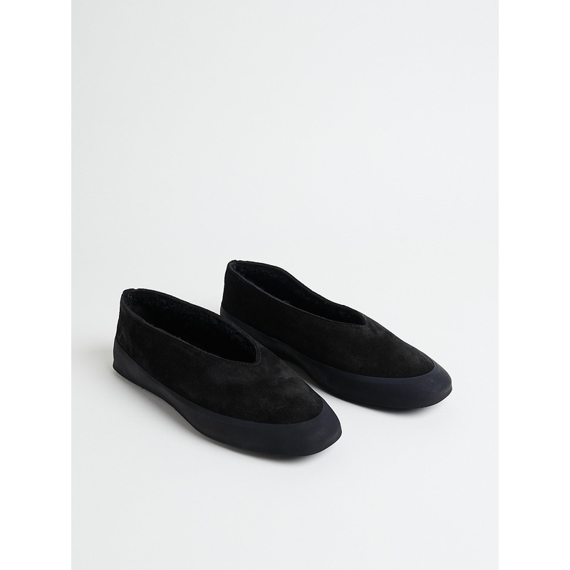 Apres Ski Flats in Black Shearling