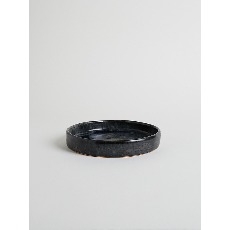 Medium Rimmed Plate Shape #4 in Black