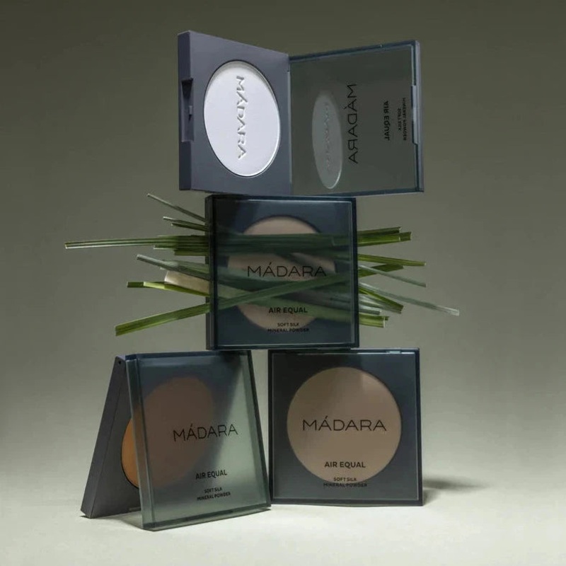 Air Equal Soft Silk Mineral Powder | Madara