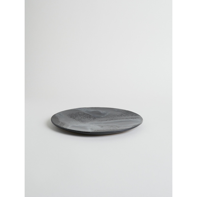 Medium Flat Plate Shape #5 in Black