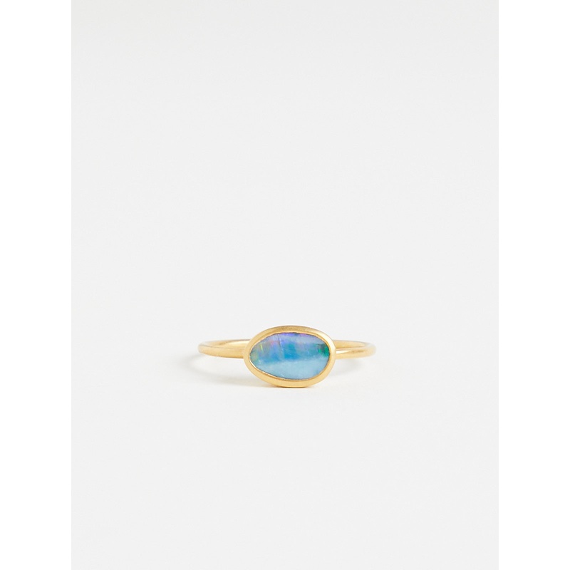 Cup Ring in 18k Gold with Opal