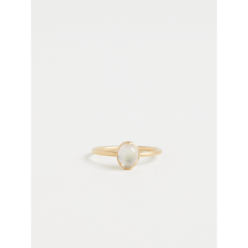 0.91ct Rainbow Moonstone Ring in 18k Yellow Gold