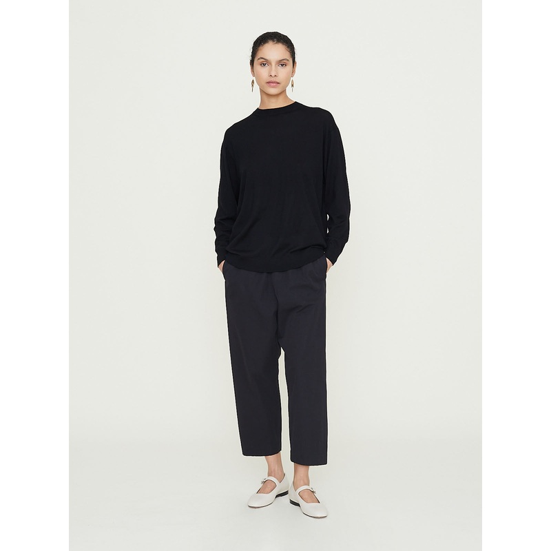 Loose Fit Crew Sweater in Black